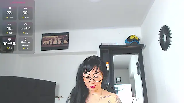 Vicky hotmilf online show from 04/28/26, 11:15
