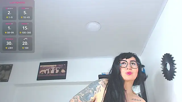 Snapshot of Vicky_hotmilf chatting on 06/10/26, 11:09 Vicky hotmilf online show from 06/10/26, 11:09