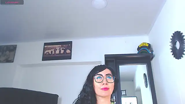 Snapshot of Vicky_hotmilf chatting on 06/26/26, 11:14 Vicky hotmilf online show from 06/26/26, 11:14