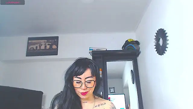 Snapshot of Vicky_hotmilf chatting on 07/08/26, 11:15 Vicky hotmilf online show from 07/08/26, 11:15