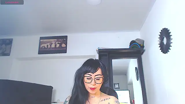 Snapshot of Vicky_hotmilf chatting on 07/13/26, 03:15 Vicky hotmilf online show from 07/13/26, 03:15