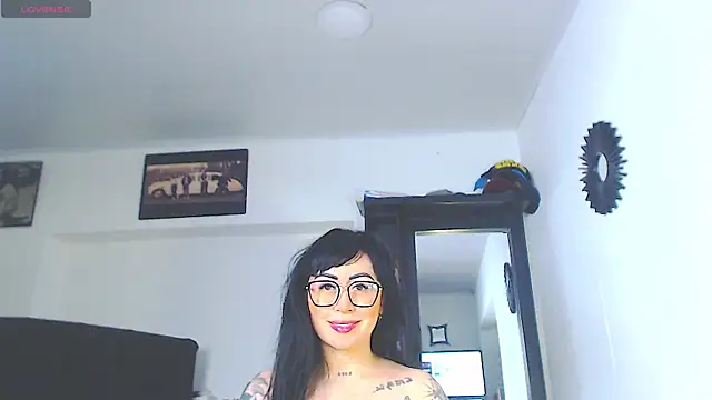 Snapshot of Vicky_hotmilf chatting on 07/28/26, 11:28 Vicky hotmilf online show from 07/28/26, 11:28
