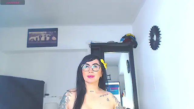 Snapshot of Vicky_hotmilf chatting on 07/29/26, 11:19 Vicky hotmilf online show from 07/29/26, 11:19