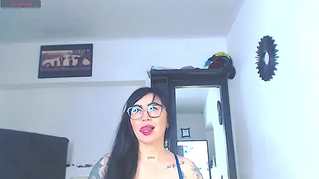 Snapshot of Vicky_hotmilf chatting on 07/30/26, 08:35 Vicky hotmilf online show from 07/30/26, 08:35