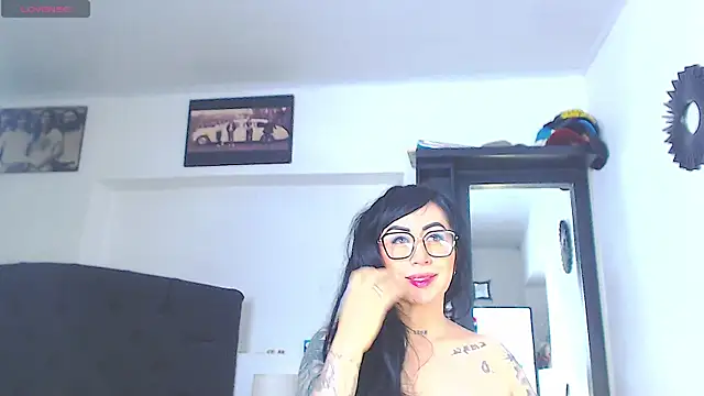 Snapshot of Vicky_hotmilf chatting on 07/31/26, 08:03 Vicky hotmilf online show from 07/31/26, 08:03