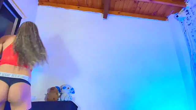 MIA HOT23CM S7S online show from 12/17/25, 02:06