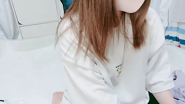 Snapshot of Hanachan_Gcup_ chatting on 10/18/25, 01:34 Hanachan Gcup online show from 10/18/25, 01:34