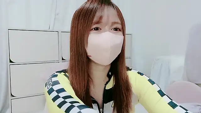 Snapshot of Hanachan_Gcup_ chatting on 10/31/25, 11:33 Hanachan Gcup online show from 10/31/25, 11:33