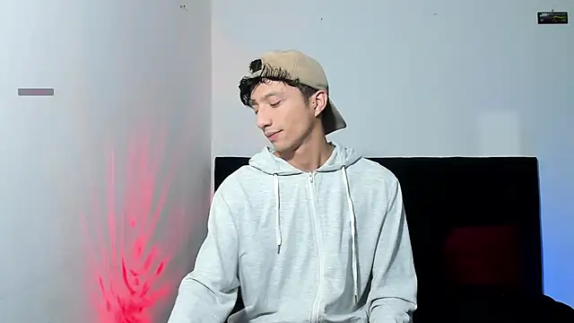 Snapshot of mhatias_ chatting on 01/13/26, 01:44 mhatias online show from 01/13/26, 01:44