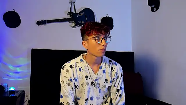 Snapshot of mhatias_ chatting on 02/17/26, 04:09 mhatias online show from 02/17/26, 04:09