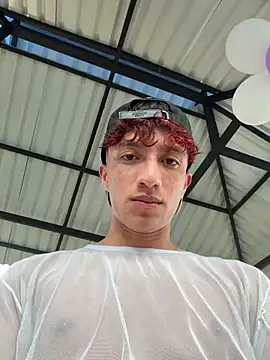 Snapshot of mhatias_ chatting on 02/21/26, 09:05 mhatias online show from 02/21/26, 09:05