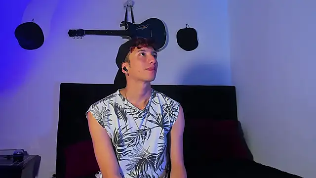 Snapshot of mhatias_ chatting on 03/31/26, 02:46 mhatias online show from 03/31/26, 02:46