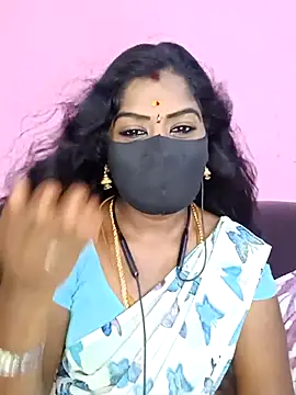 Snapshot of tamilammukuttyy chatting on 04/10/26, 04:28 tamilammukuttyy online show from 04/10/26, 04:28