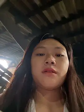 mai-xinh online show from 11/17/25, 01:00