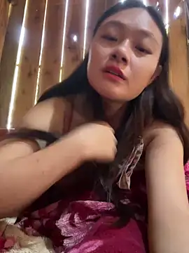 mai-xinh online show from 12/18/25, 03:01