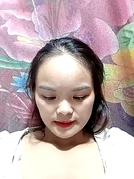 Snapshot of xinhxinhcute chatting on 10/06/25, 02:14 xinhxinhcute online show from 10/06/25, 02:14