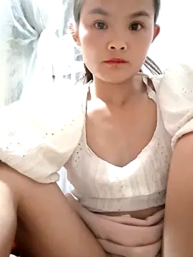 Snapshot of xinhxinhcute chatting on 10/07/25, 02:58 xinhxinhcute online show from 10/07/25, 02:58