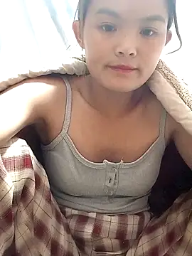 Snapshot of xinhxinhcute chatting on 10/21/25, 11:11 xinhxinhcute online show from 10/21/25, 11:11