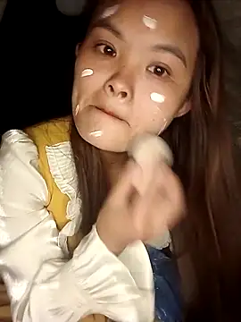 xinhxinhcute online show from 12/17/25, 12:22