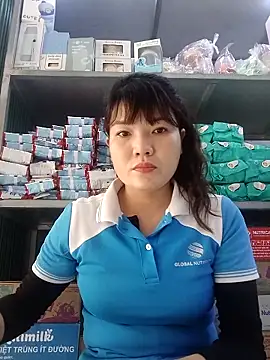 Snapshot of Thao_xx chatting on 10/26/25, 07:25 Thao xx online show from 10/26/25, 07:25