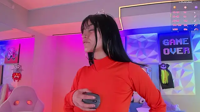 LindaWz  online show from 10/29/25, 04:48