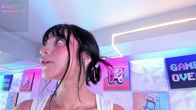 LindaWz  online show from 12/04/25, 05:39