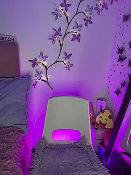 LindaWz  online show from 05/01/26, 10:09
