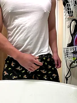 Snapshot of sukebegorilla chatting on 01/15/26, 03:49 sukebegorilla online show from 01/15/26, 03:49