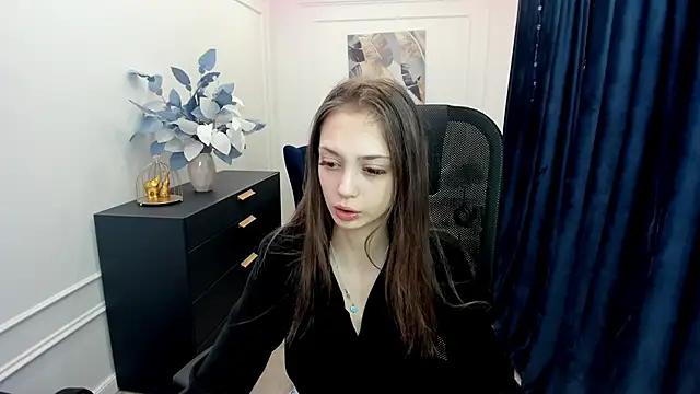 EmilyGraydis online show from 11/21/25, 04:22