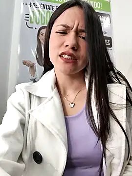 Snapshot of CHARLOTTE__05 chatting on 11/27/25, 12:07 CHARLOTTE 05 online show from 11/27/25, 12:07