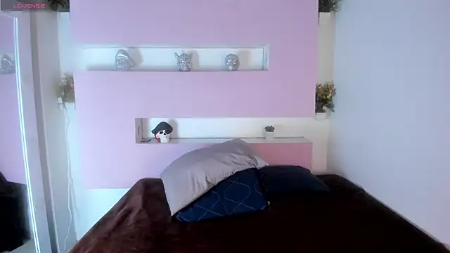 Snapshot of Zairaa_Fox chatting on 09/17/25, 07:59 Zairaa Fox online show from 09/17/25, 07:59