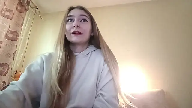 Nymera flare online show from 09/16/25, 06:36