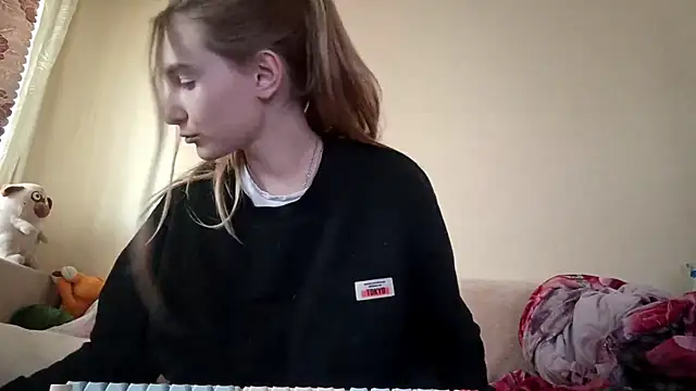 Nymera flare online show from 10/01/25, 05:57