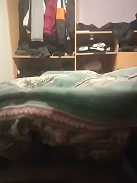 Snapshot of Benjamin_0027 chatting on 05/28/26, 04:54 Benjamin 0027 online show from 05/28/26, 04:54