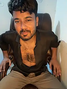 Snapshot of MeekBatgirl chatting on 10/08/25, 04:04 MeekBatgirl online show from 10/08/25, 04:04