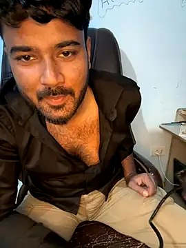 Snapshot of MeekBatgirl chatting on 10/12/25, 12:59 MeekBatgirl online show from 10/12/25, 12:59