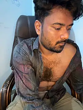 Snapshot of MeekBatgirl chatting on 10/28/25, 05:33 MeekBatgirl online show from 10/28/25, 05:33