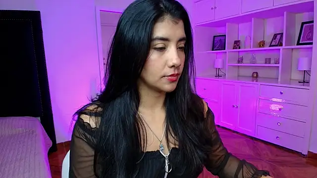 nina moen online show from 10/03/25, 08:50