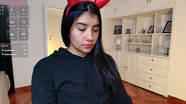 nina moen online show from 10/12/25, 10:47