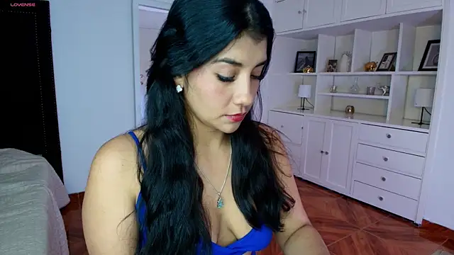 nina moen online show from 11/04/25, 03:05