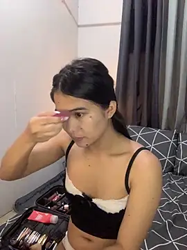 Snapshot of AngelHille chatting on 12/21/25, 12:18 AngelHille online show from 12/21/25, 12:18