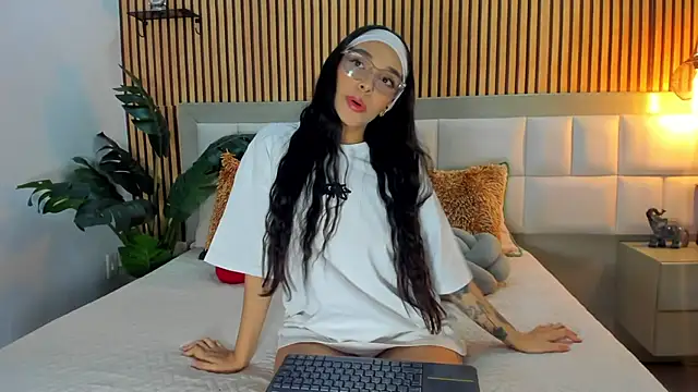 Snapshot of Roseaurora chatting on 01/13/26, 01:05 Roseaurora online show from 01/13/26, 01:05