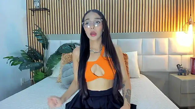 Snapshot of Roseaurora chatting on 01/14/26, 01:17 Roseaurora online show from 01/14/26, 01:17