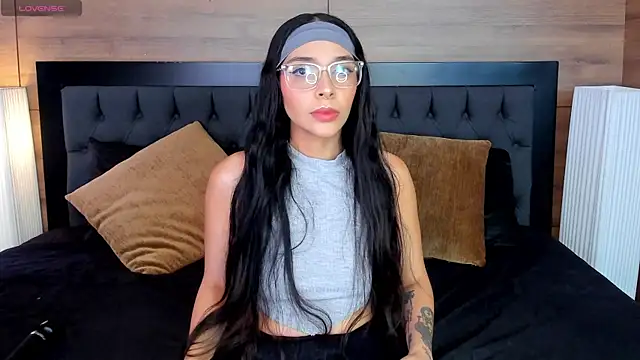 Snapshot of Roseaurora chatting on 03/25/26, 11:49 Roseaurora online show from 03/25/26, 11:49