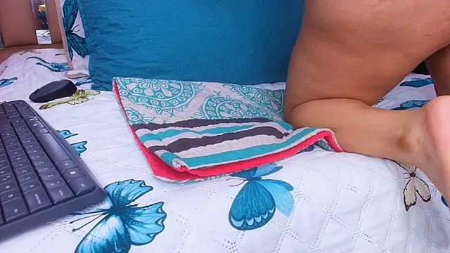 sweegirl69 online show from 09/15/25, 12:05