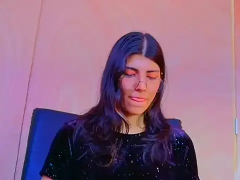 Snapshot of Candy_sexyhot01 chatting on 12/16/25, 04:34 Candy sexyhot01 online show from 12/16/25, 04:34