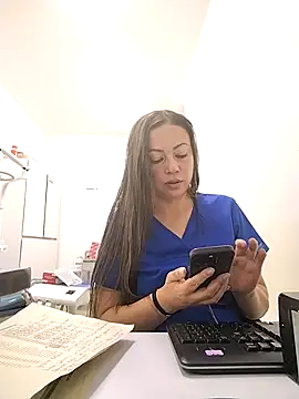 Snapshot of Madisson-04_ chatting on 10/11/25, 12:26 Madisson-04 online show from 10/11/25, 12:26