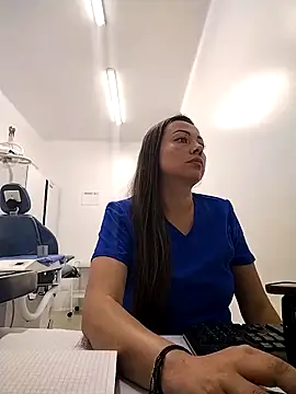 Snapshot of Madisson-04_ chatting on 10/14/25, 08:09 Madisson-04 online show from 10/14/25, 08:09