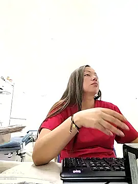 Snapshot of Madisson-04_ chatting on 10/28/25, 07:16 Madisson-04 online show from 10/28/25, 07:16