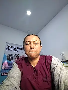 Snapshot of Madisson-04_ chatting on 12/01/25, 06:24 Madisson-04 online show from 12/01/25, 06:24